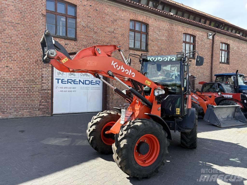 Kubota R 082 Фронтальные погрузчики