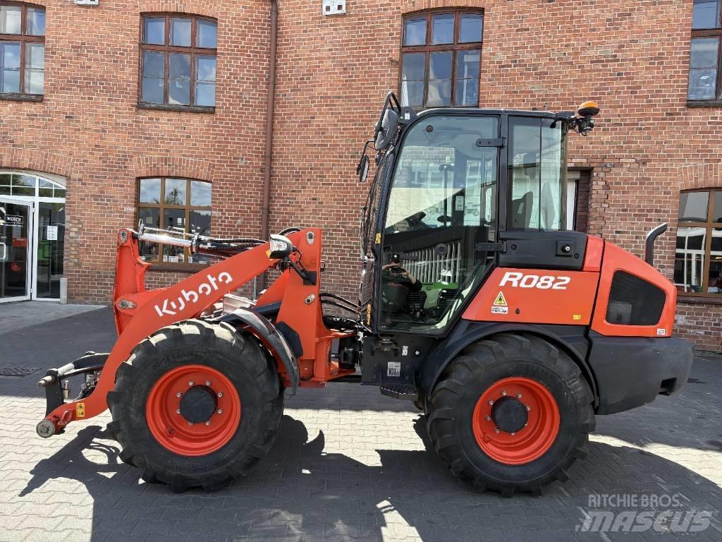 Kubota R 082 Фронтальные погрузчики