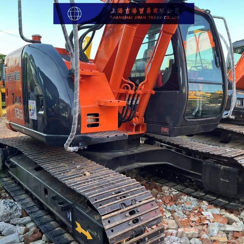 Hitachi ZX 135 Гусеничные экскаваторы