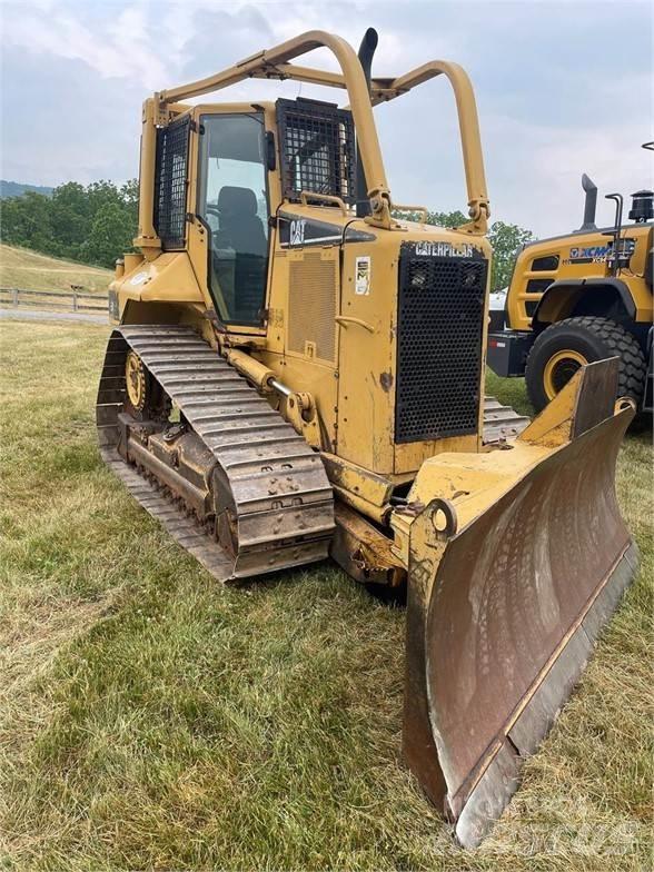 CAT D5N Гусеничные бульдозеры