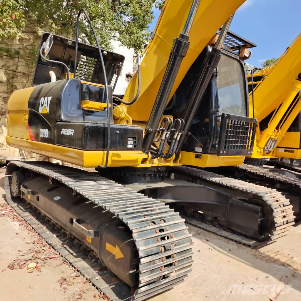 CAT 320D2 Гусеничные экскаваторы