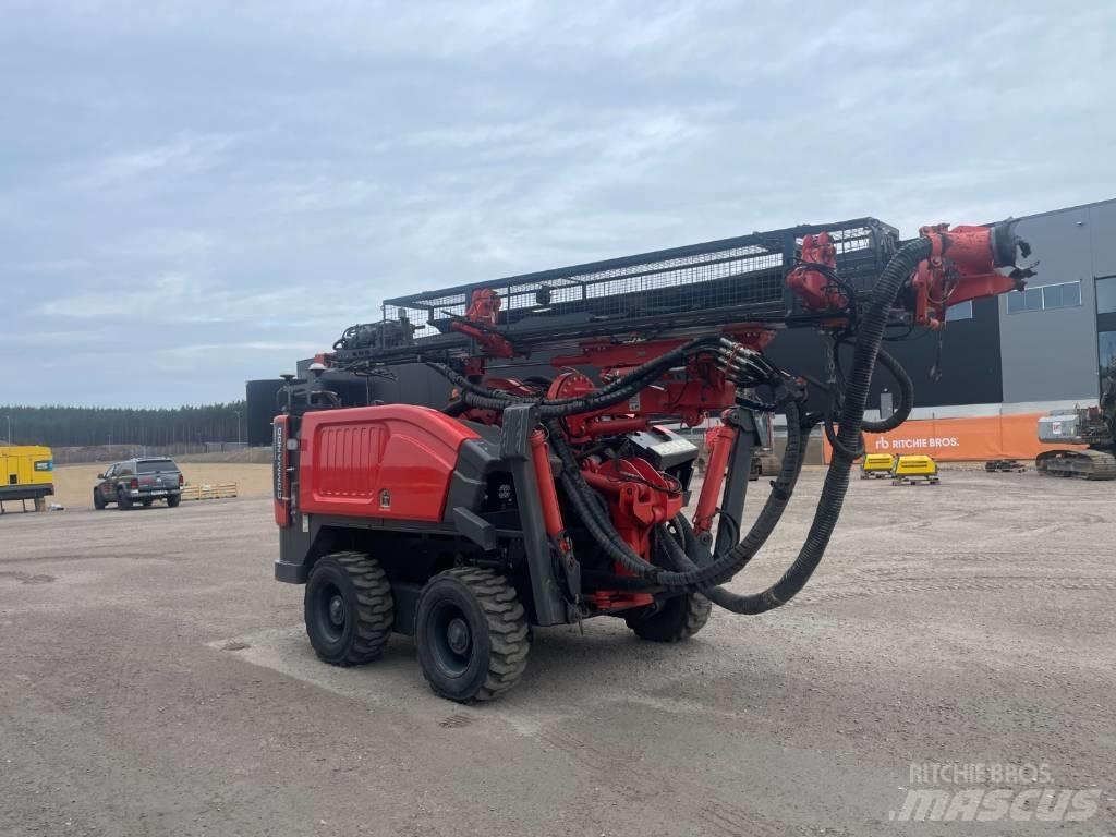 Sandvik DC300Ri Буровые вышки