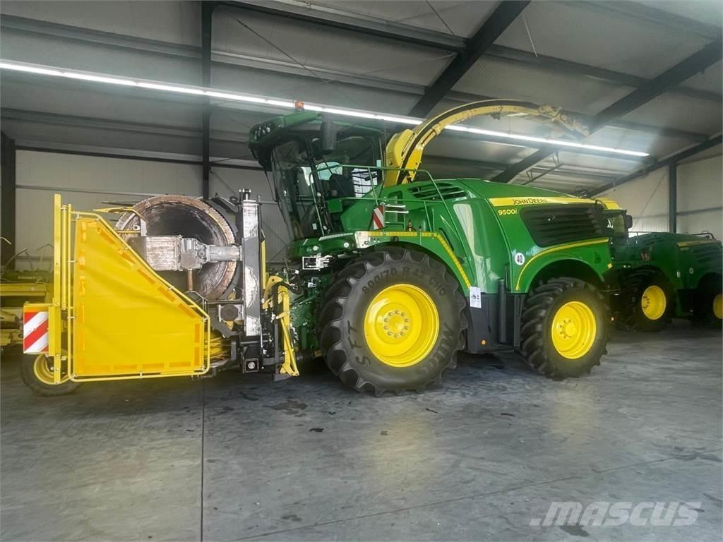 John Deere 8200i Самоходные кормоуборочные комбайны