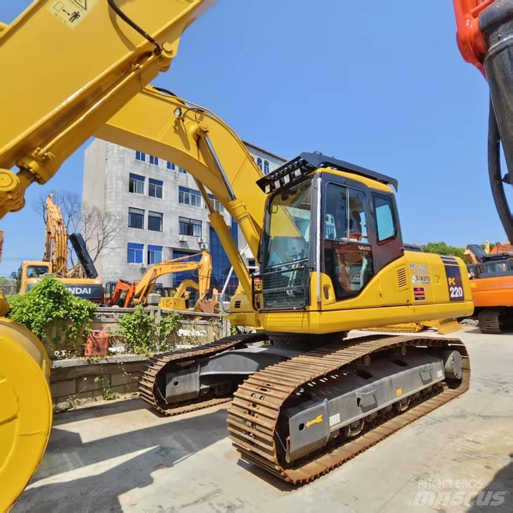 Komatsu PC 220 Гусеничные экскаваторы