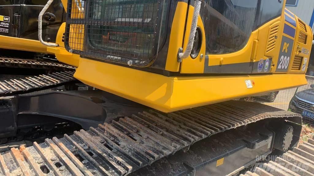 Komatsu PC 200 Гусеничные экскаваторы