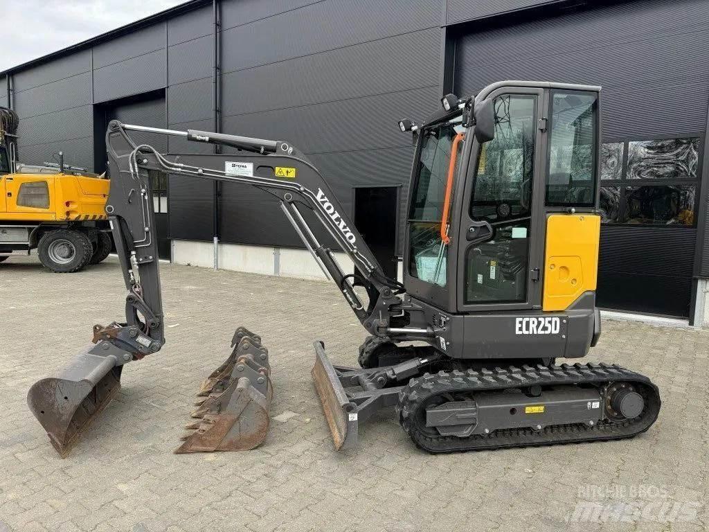 Volvo ECR25D Мини-экскаваторы