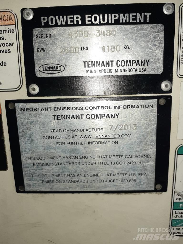 Tennant ATLV4300 Вакуумные уборочные машины