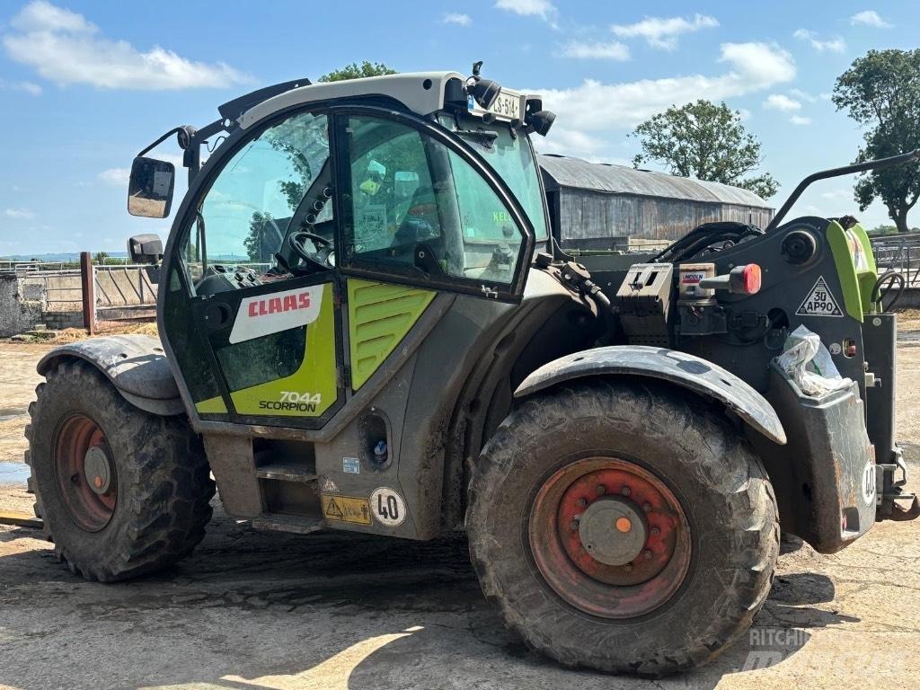 CLAAS Scorpion 7044 Сельскохозяйственные телескопические погрузчики
