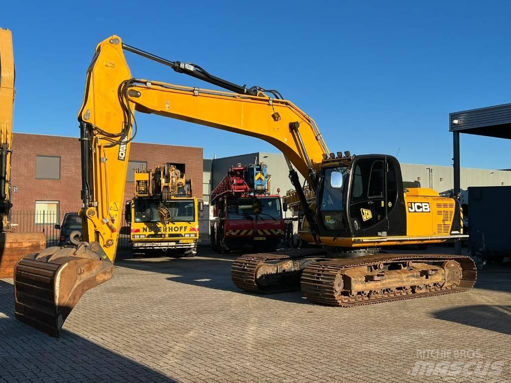 JCB JS 220 LC Гусеничные экскаваторы