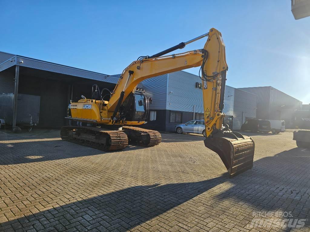 JCB JS 220 LC Гусеничные экскаваторы