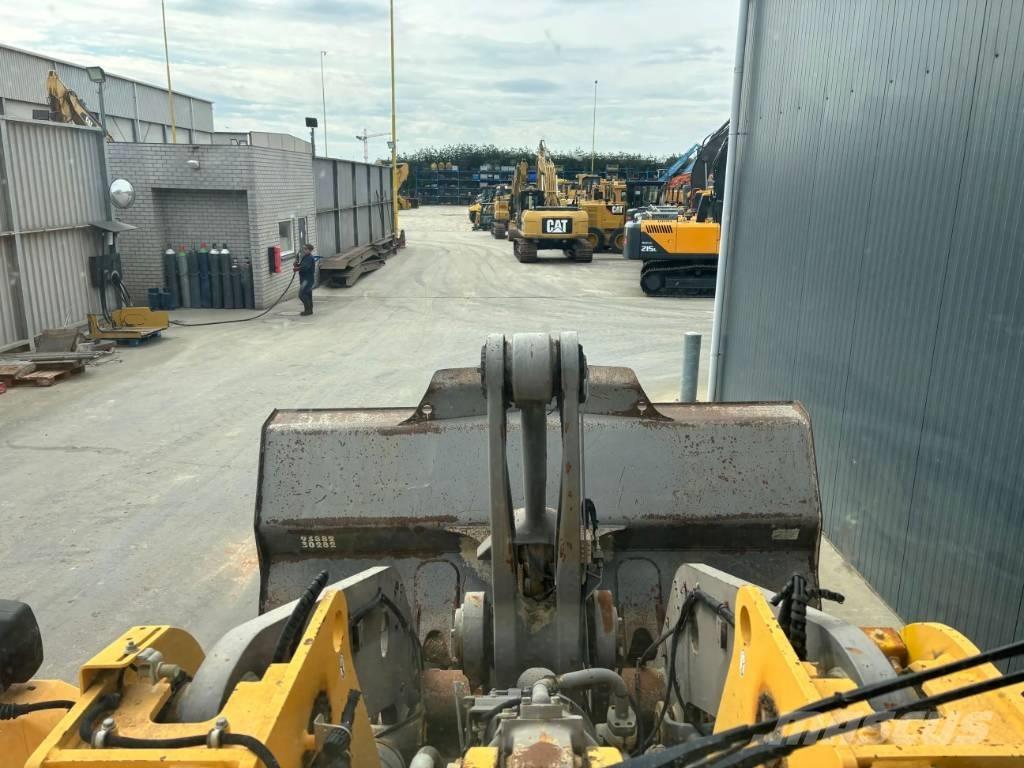 Volvo L120E Фронтальные погрузчики