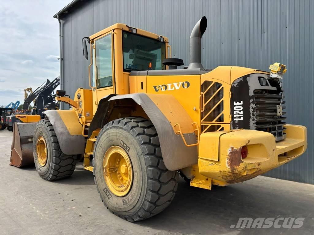 Volvo L120E Фронтальные погрузчики