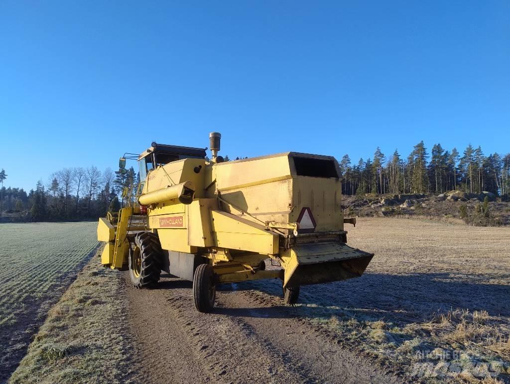 New Holland 8030 Зерноуборочные комбайны