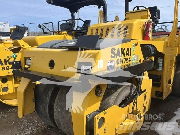 Sakai GW754 Пневматические катки