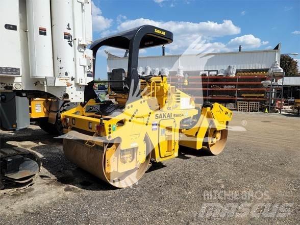 Sakai SW654 Грунтовые катки