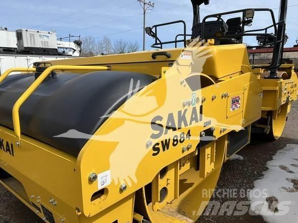 Sakai SW884 Грунтовые катки