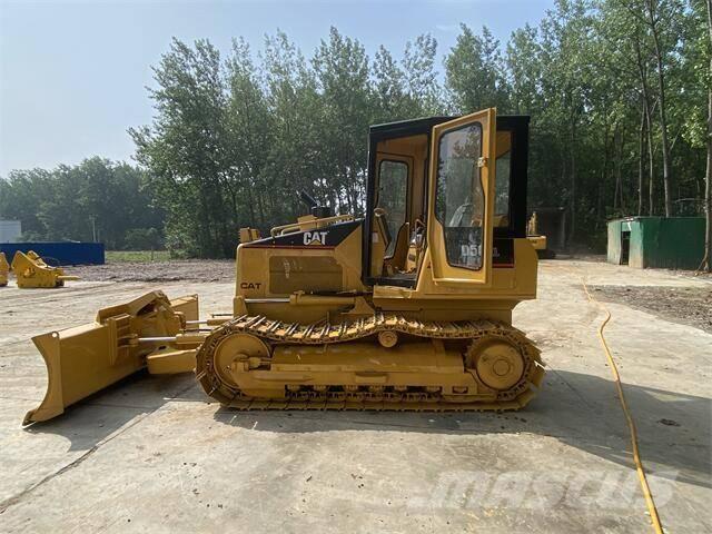 CAT D5G Гусеничные бульдозеры