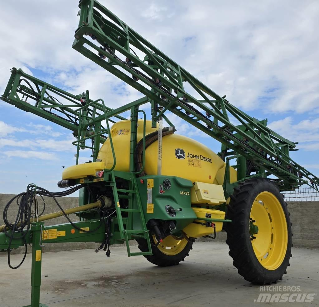 John Deere M 732 Прицепные опрыскиватели