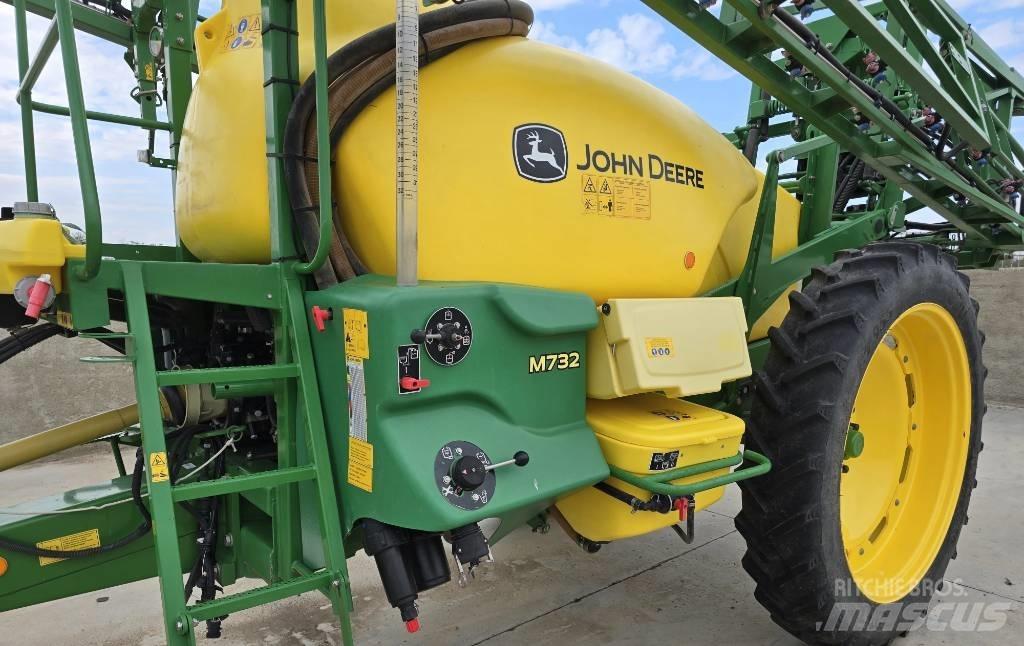 John Deere M 732 Прицепные опрыскиватели
