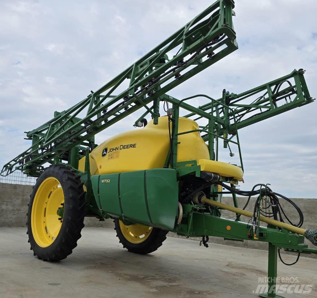 John Deere M 732 Прицепные опрыскиватели