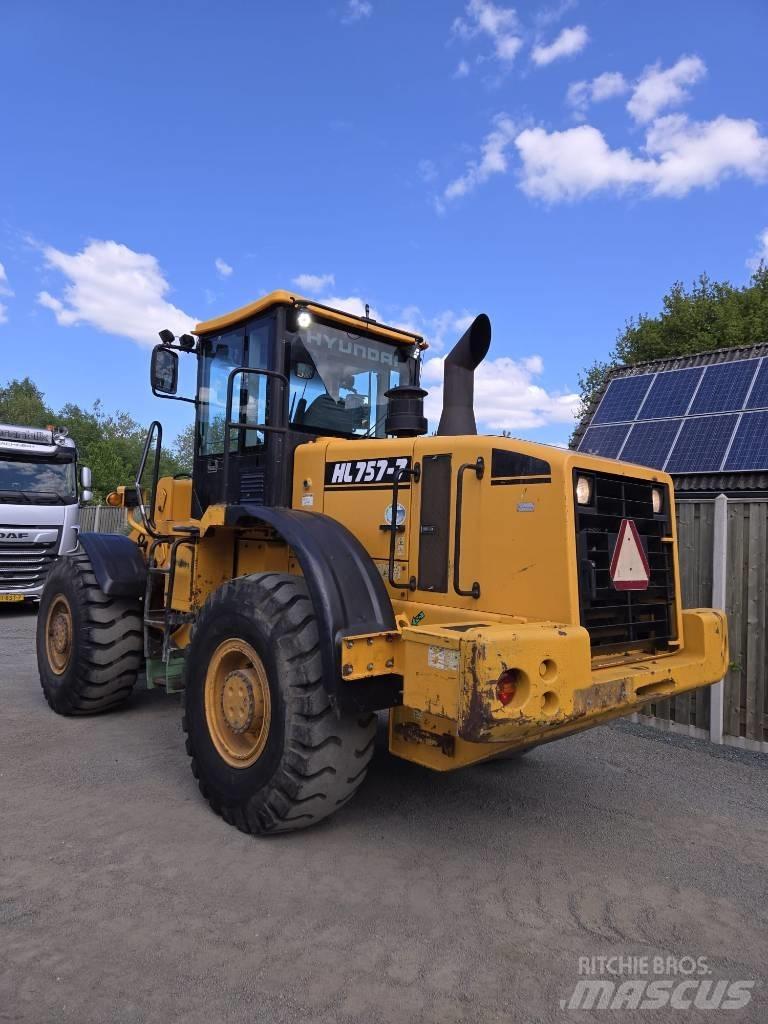 Hyundai HL 757-7 Фронтальные погрузчики