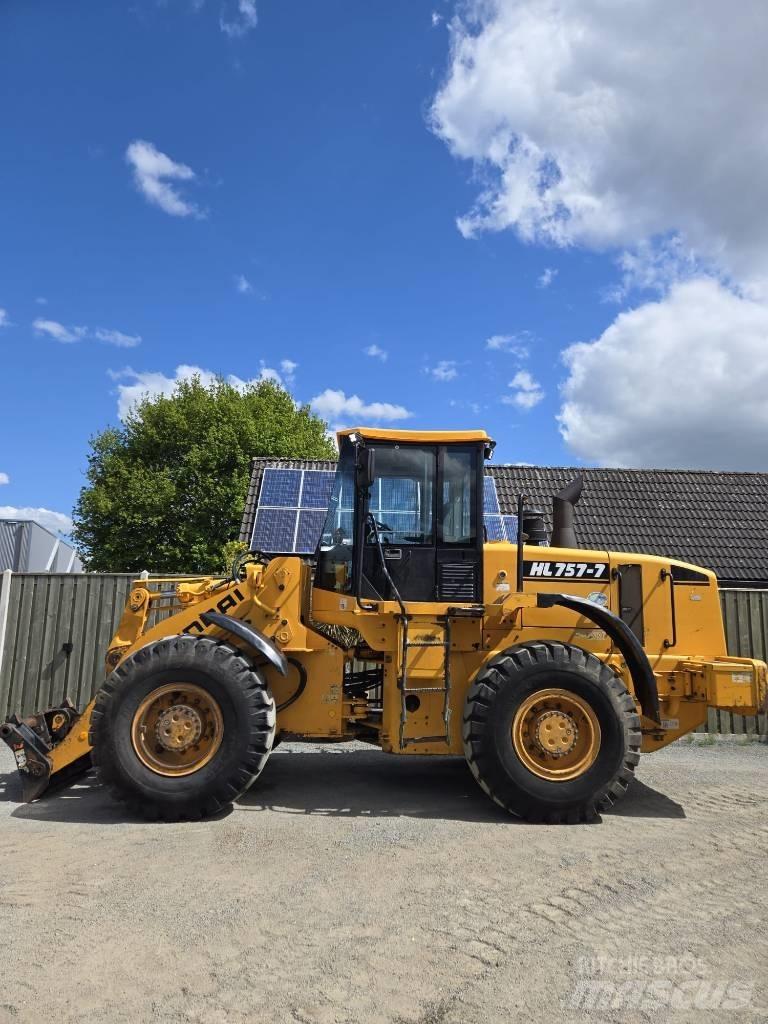 Hyundai HL 757-7 Фронтальные погрузчики