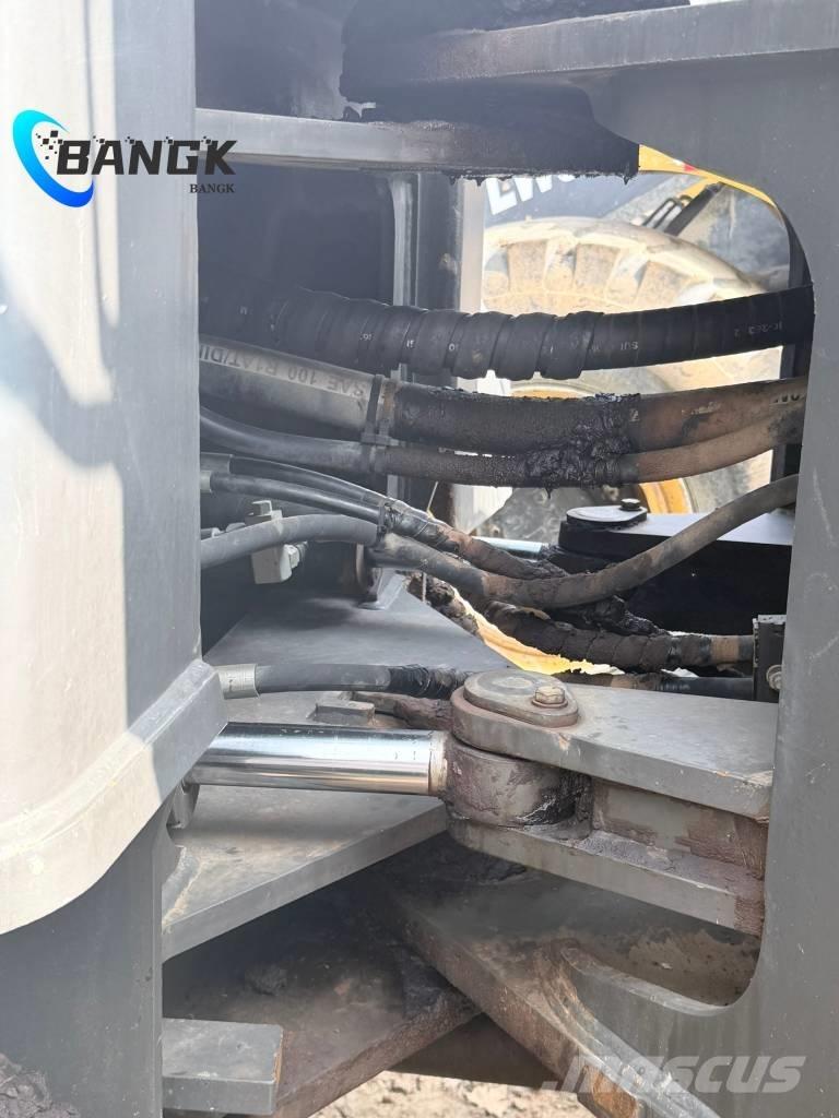 SDLG L 953 Фронтальные погрузчики