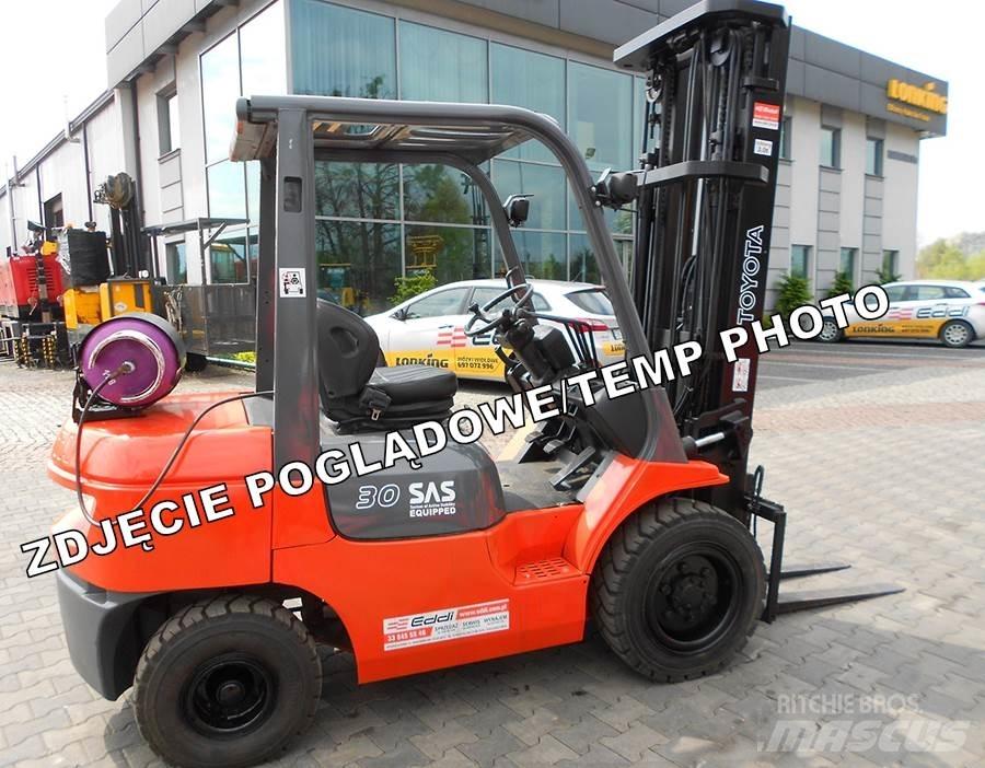 Toyota 02-7FGF30 Газовые погрузчики