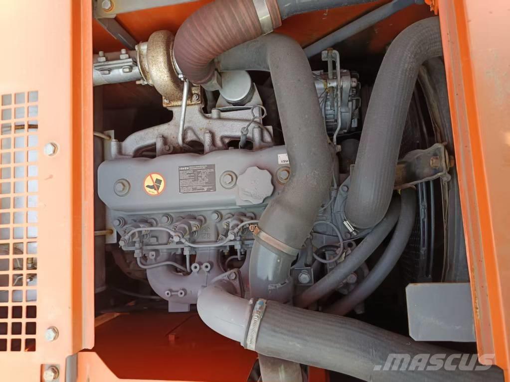 Hitachi ZX 135 Гусеничные экскаваторы