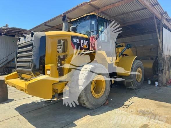 CAT 962L Фронтальные погрузчики