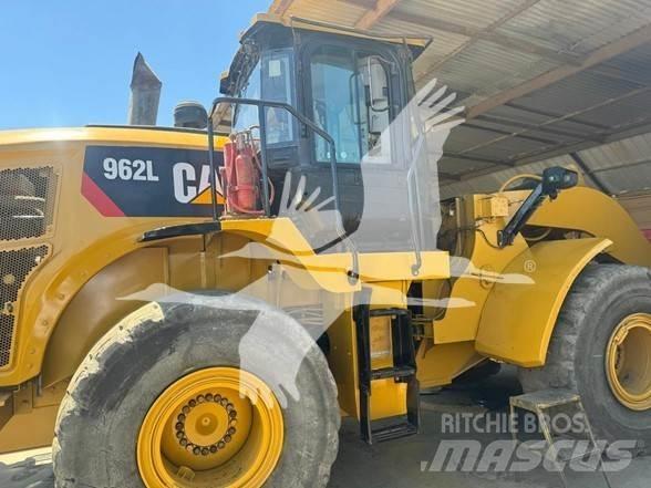 CAT 962L Фронтальные погрузчики
