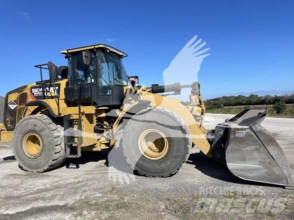 CAT 966M Фронтальные погрузчики