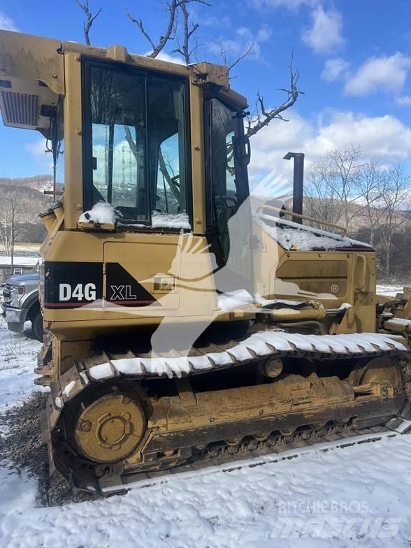 CAT D4G XL Гусеничные бульдозеры
