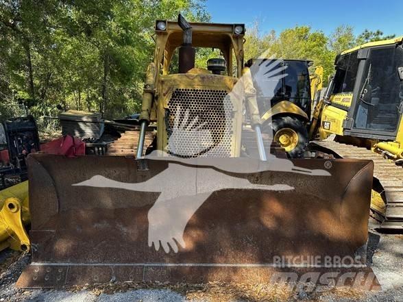 CAT D6D Гусеничные бульдозеры