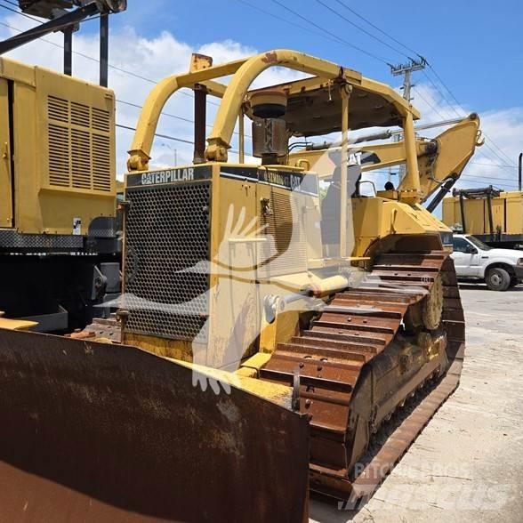 CAT D6M Гусеничные бульдозеры