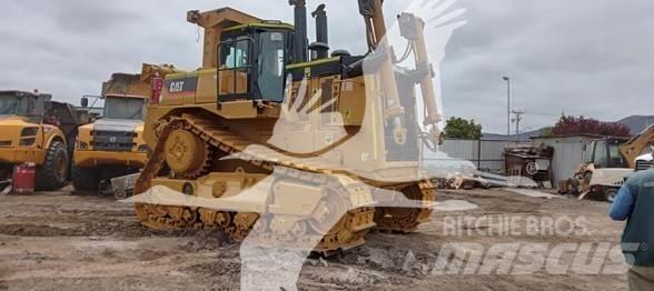 CAT D8T Гусеничные бульдозеры