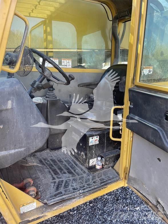 CAT TL1055 Телескопические погрузчики