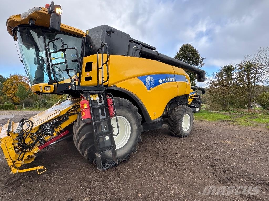 New Holland CX 8070 Зерноуборочные комбайны