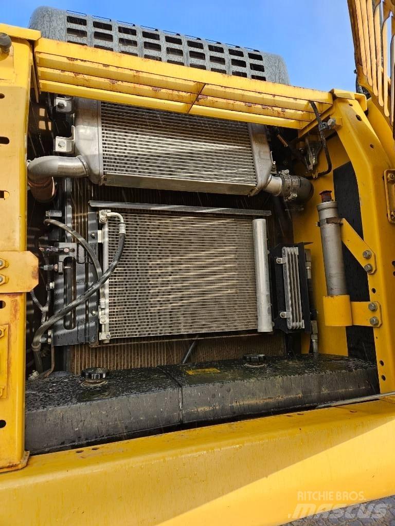 Komatsu PC210LC-11 Гусеничные экскаваторы