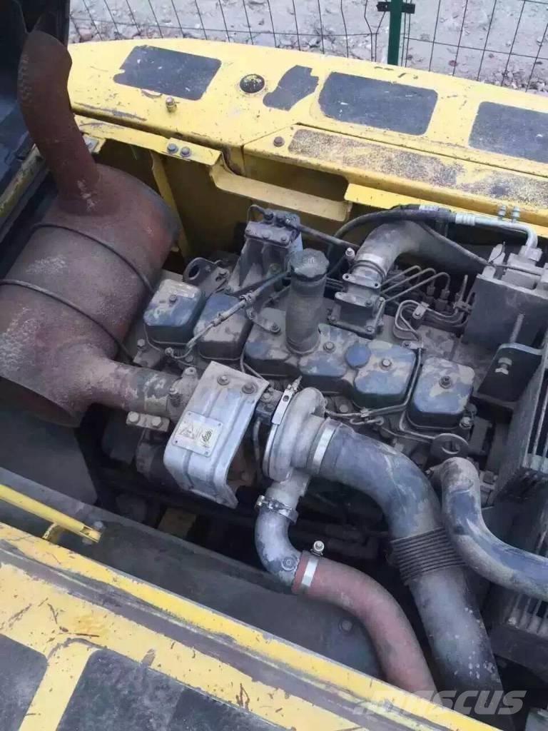 Komatsu pc200-7 Гусеничные экскаваторы