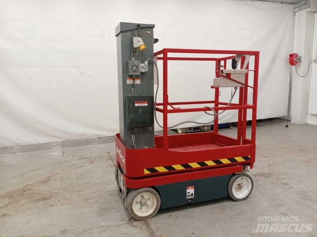 SkyJack SJ 16 Вертикальные мачтовые подъемники