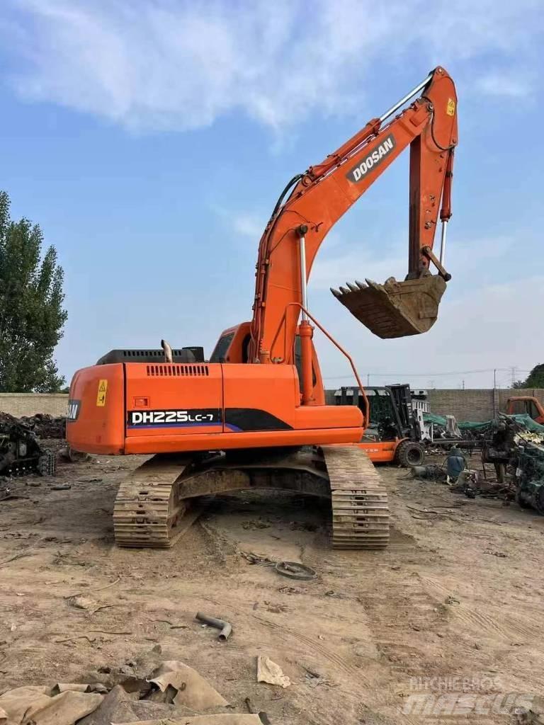 Doosan DH 225 LC-7 Гусеничные экскаваторы