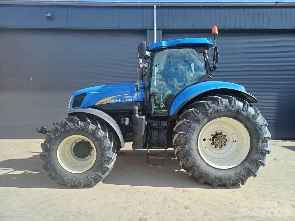 New Holland T7030AC Трактора
