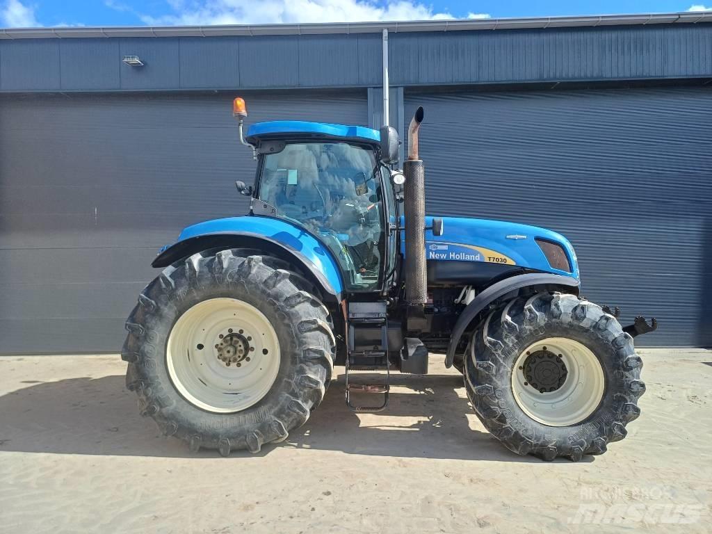 New Holland T7030AC Трактора