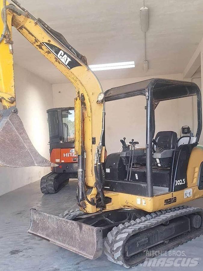 CAT 302.5 Мини-экскаваторы