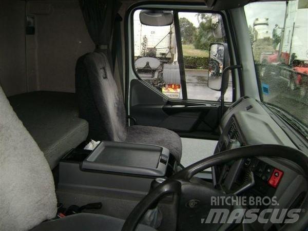 Mack Premium Прочие фургоны