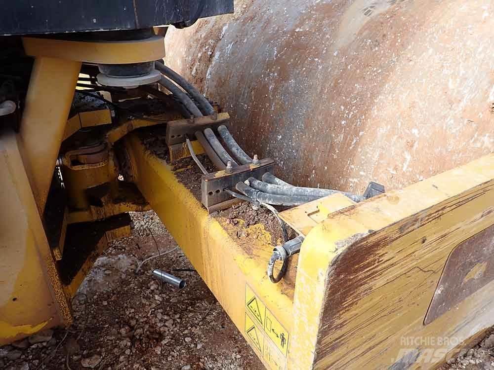 CAT CS64B Виброплиты и вибротрамбовки
