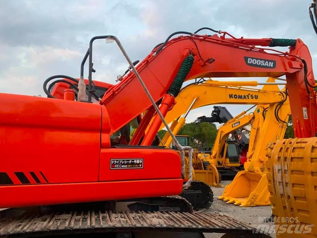 Doosan DX 225 LC Гусеничные экскаваторы