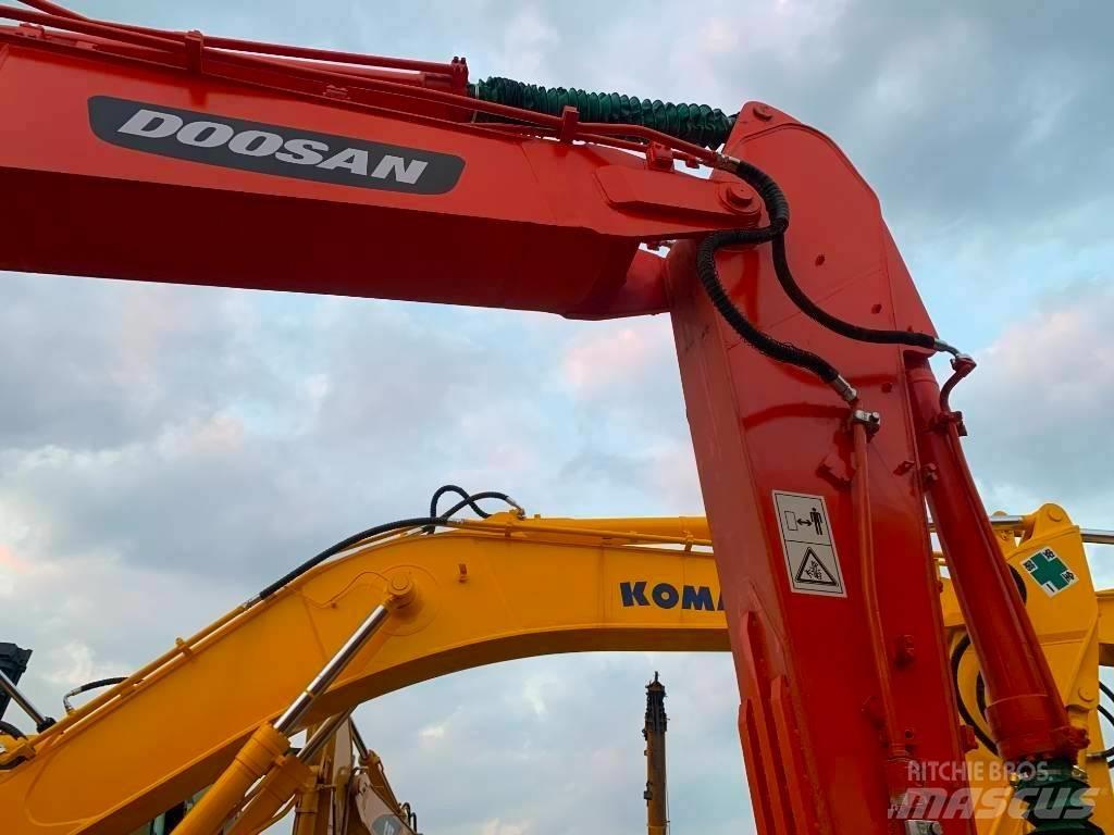 Doosan DX 225 LC Гусеничные экскаваторы