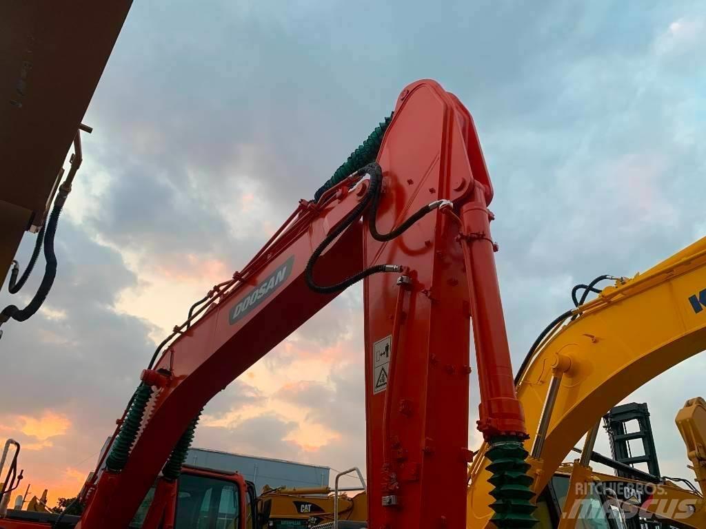 Doosan DX 225 LC Гусеничные экскаваторы